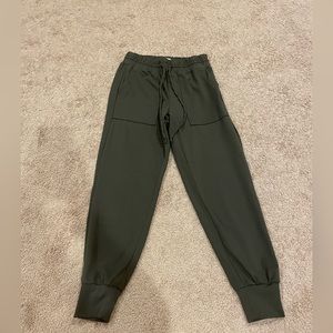 Lou & Grey Joggers Olive